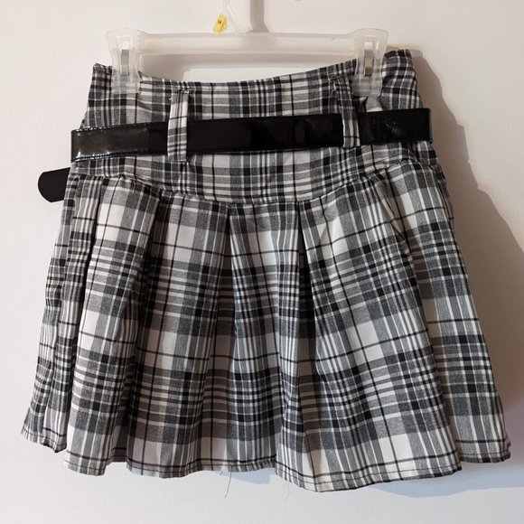 Adorable skirt with belt-NWOT - Picture 3 of 4